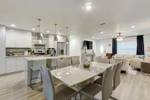 Image of Crown - A Birdy Vacation Rental
