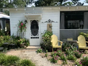 Image of Cottage\/Tiny House Living Accommodation in Beaufort for Cost-conscious Traveler