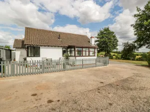 Image of PHOCLE RIDGE, pet friendly, with hot tub in Ross-On-Wye