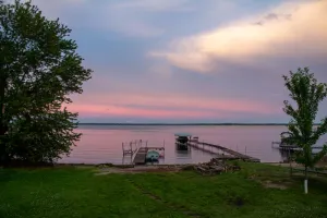 Image of Sweet beach front on Lake Koshkonong w\/lots of room & a Paddleboat