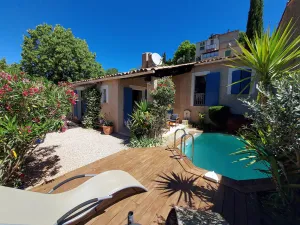 Image of 3-room house with garden and pool facing Lake Montpezat