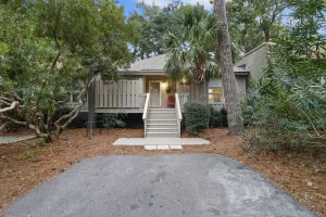 Image of 2BR Kiawah Cottage Retreat! Golf Course Views, Pool Access, Walk to Beach! GUEST FAVORITE!