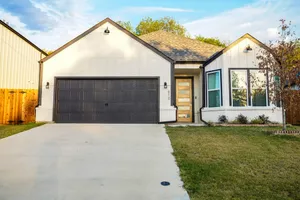 Image of The Dallas Escape-Convenient Luxury 4 Bedroom Home