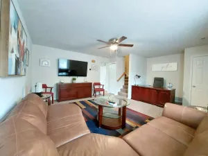 Image of 3 Bdr TH Near Historic District Fredericksburg Downtown