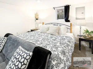 Image of Beautifully renovated 2 bed apartment