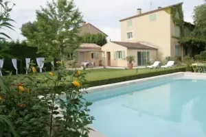 Image of House with terrace garden of 1000m2 - Swimming pool - Downtown Orange - 2 people