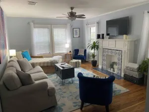 Image of Blue Belle House -Minutes to Magnolia