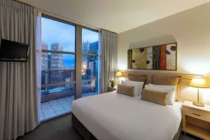 Image of Oaks Melbourne on Lonsdale Suites
