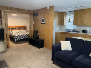 Image of Adorable 1 bedroom, 2 blocks from historic downtown.