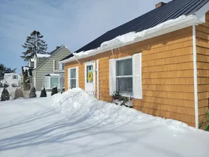 Image of Center of town, sweet comfy home ready with private yard and hot tub