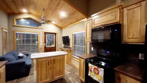 Image of Tiny Home Retreat Near Austin: Perfect for Couples or Groups of Four 🌿