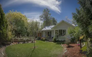 Image of Mrs Simpson Cottage in Norala Garden