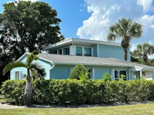 Image of SOUTH BEACH's Closest Home • AQUA COTTAGE • Comfy Cozy Fun Seaside Vero Beach