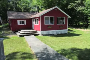 Image of Belgrade lakes waterfront on Messalonskee 4 bedroom cabin