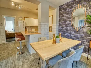 Image of Pass the Keys | Large Family House near Lincoln