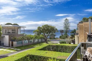 Image of Sea Grange, Mornington -1 NIGHT FREE!* - Harbour views, prime location