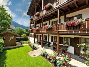 Image of Gästehaus Enzianhof Hotel Garni