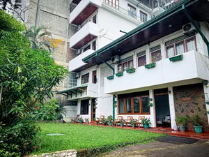 Image of Sharon Inn
