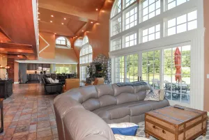 Image of Walk to Drakes Island Beach, Large Kitchen & Yard, Theater & Gym! Very Private