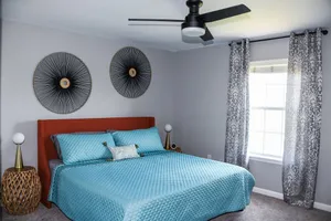 Image of *The Lakeside Lookout* Modern! 5 Mins to MSU!