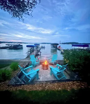 Image of See the Diamonds Sparkle on the Lake. Enjoy your family memories for a lifetime.