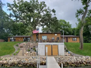 Image of The diamond in Diamond Lake!