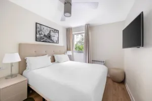 Image of Cosy 1-Bed Apartment | Paris Vincennes | Sleeps 4