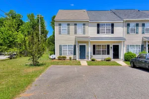 Image of 2 Story Townhome off Washington.  Open floor plan.