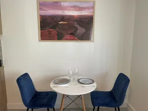 Image of Au calme proche centre-ville, studio rénové avec équipements neufs et parking privé