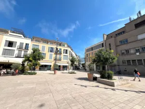 Image of OLD ANTIBES - 4 beds - Private parking