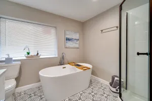 Image of Lovely 2Bed\\2 Bath\\Full Kitchen and Soak Tub