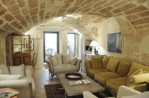 Image of Lovely 17th Century Townhouse in the Historic Centre of Uzes