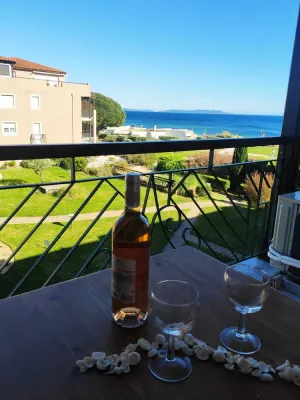Image of Rent magnificent apartment sea view feet in the water!