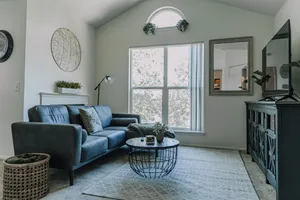 Image of Cozy  apartment with hot tub\/pool only minutes from canyons!