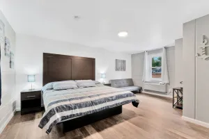 Image of Updated Room #1 - 1 King Bed, Couch, All New Furnishings, Fast WiFi!