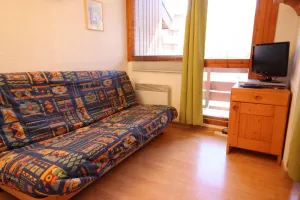 Image of 150m from resort center, 4th floor, view mountain, balcony, tv, ski locker, 22m², Peisey-Vallandry