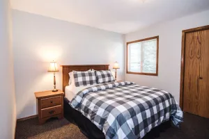 Image of Aspen Cozy 2 Bed\/2 Bath Condo Unit #8 on Golf Course with Hot tub\/ Sauna\/ Pool