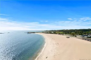 Image of Waterfront Cottage within walking distance to the Beach. A dog-friendly property