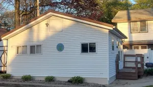 Image of Cottage #5 on Shawano Lake has everything you need.<br>Nice 1 bedroom cottage completely furnished