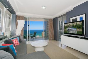 Image of apartment offers grand views of the oceans and Surfers Paradise skyline