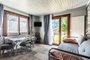 Image of Chalet spacieux à Châtel, 6 chambres, 4 salles de bain, près des remontées mécaniques, WiFi, parking - FR-1-676-3