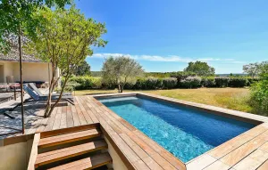 Image of house with swimming pool