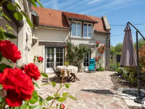 Image of Central Compiègne Retreat: Cozy 1BR Cottage with Private Terrace and Modern Amenities