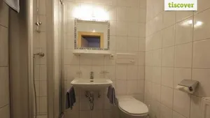 Image of Room 103 - House Alpina ***