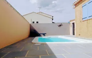 Image of preserved and wooded, nature and Zen for this villa with secure pool