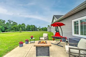 Image of Quiet Retreat w\/ Kayak & Patio, Walk to Lake!