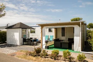 Image of Chalet by the sea in beautiful holiday park *****