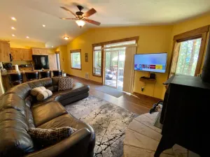 Image of Cozy Cascade Cabin, Short Walk to the Lake!