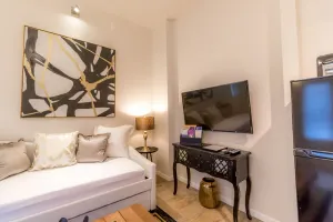 Image of RitaBNB-Charming 1bedroom+1bathroom apartment, steps away from Mayo Clinic