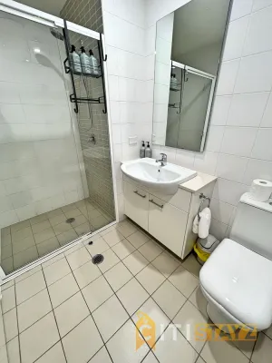 Image of Spacious & High in the Skyplaza - 1bd 1bth Apt